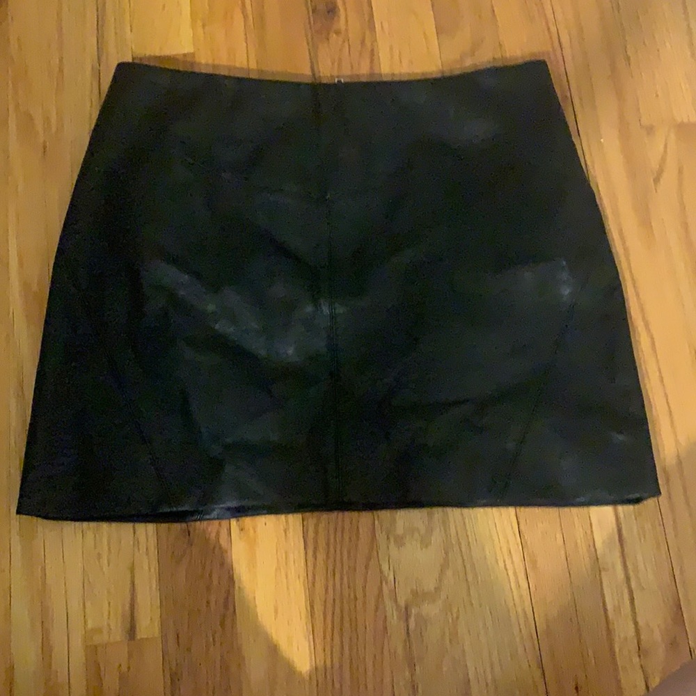 H&M size us 8 eur 40 black leather skirt - Picture 1 of 4